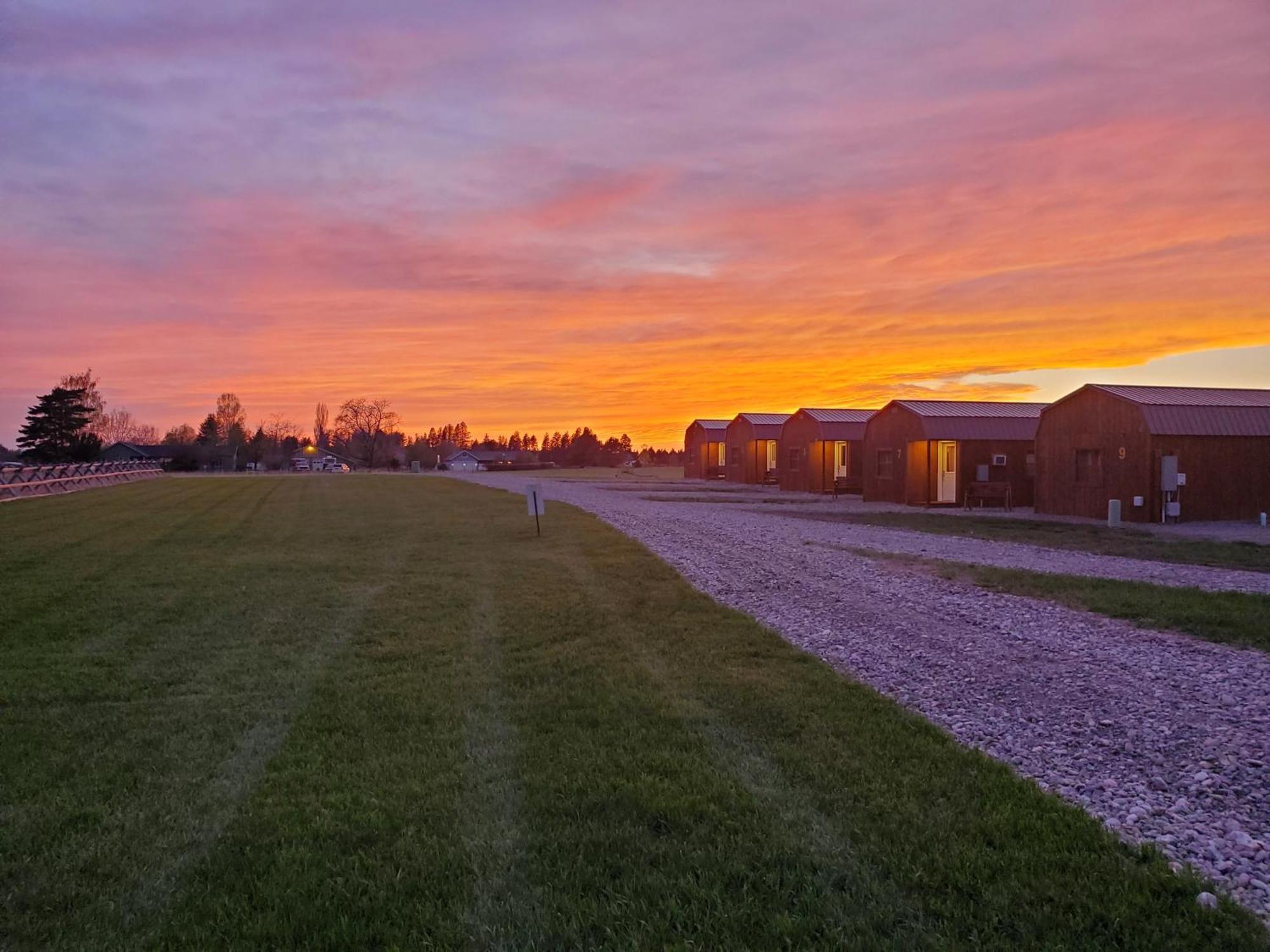 Glacier Acres Guest Ranch Motel Columbia Falls Exterior foto